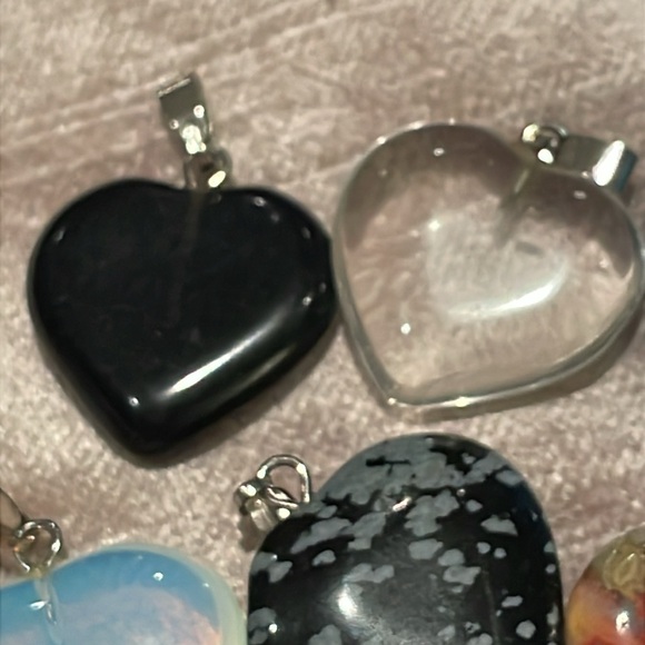 8 Hearts Pendant Bundle Natural Stones 3/4” resellers bundle - Picture 2 of 4